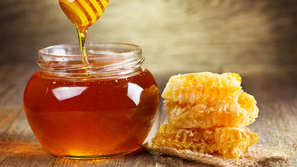 女性经期可以喝蜂蜜吗？经期喝蜂蜜有什么好处？
